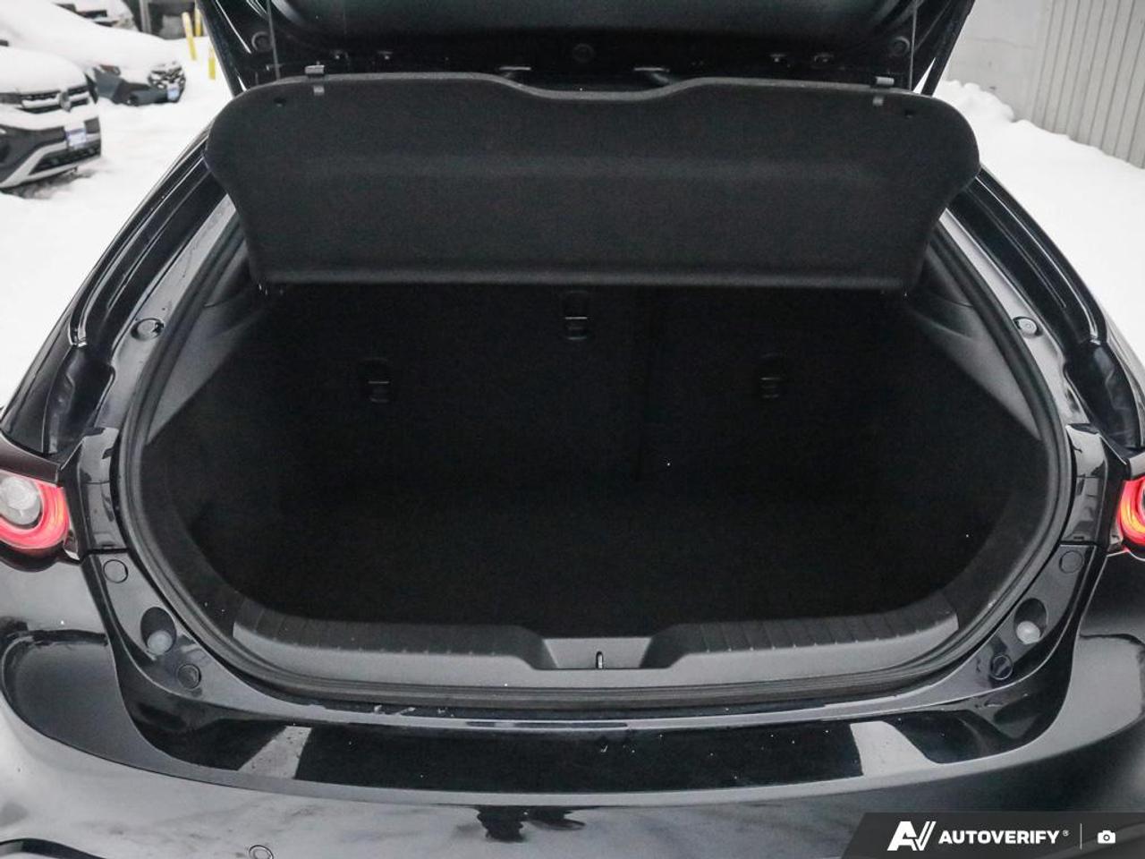 2025 Mazda MAZDA3 SPORT GT Photo