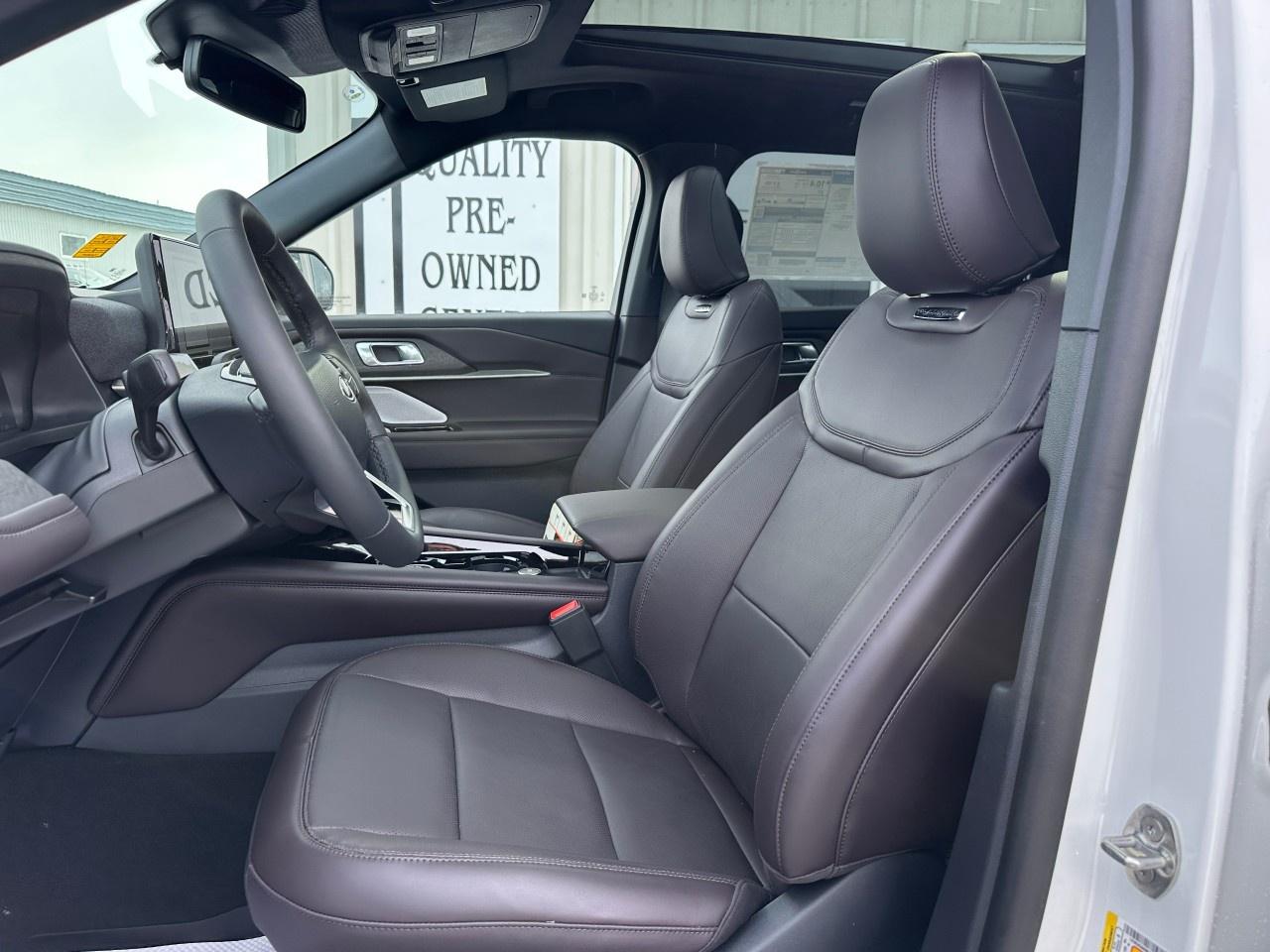 2026 Ford Explorer Platinum 4WD Photo