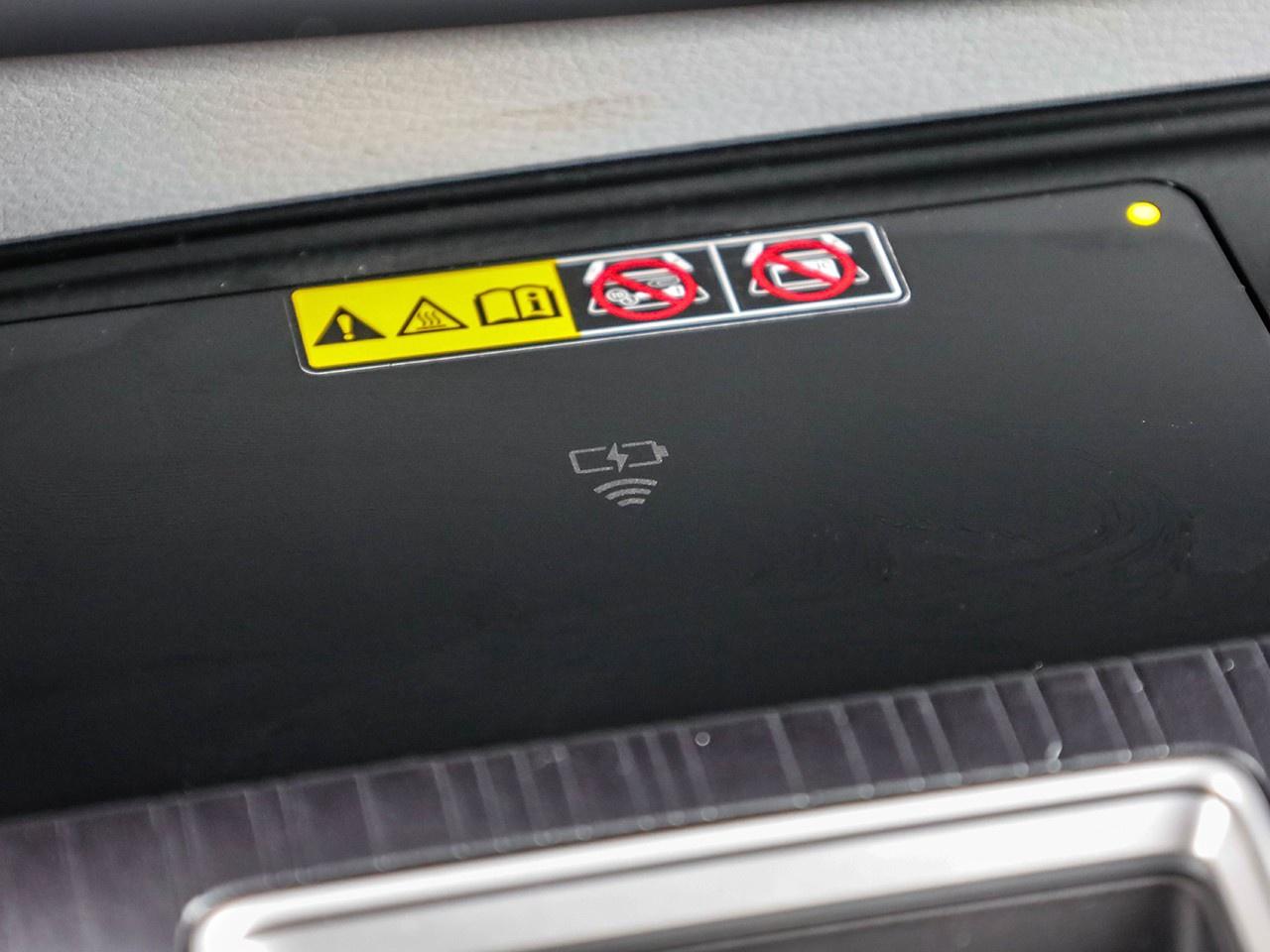 2025 Toyota Sienna LE 8-Passenger Photo