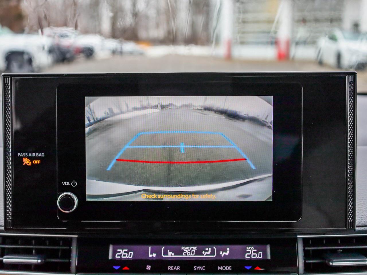 2025 Toyota Sienna LE 8-Passenger Photo