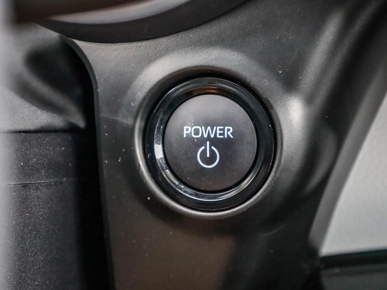 2025 Toyota Sienna LE 8-Passenger Photo