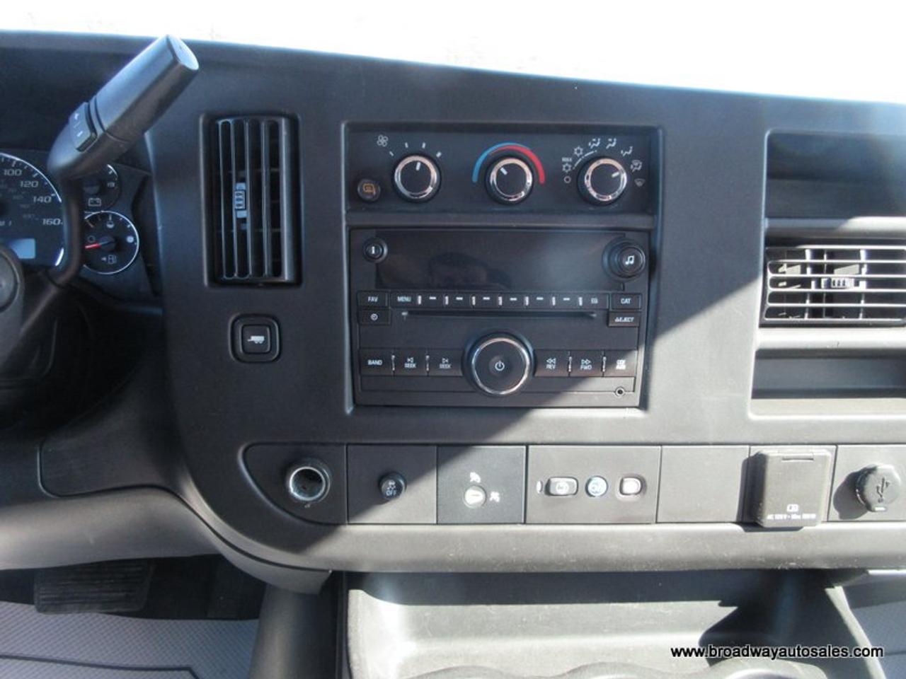2016 GMC Savana 3/4 TON PEOPLE-MOVING 12 PASSENGER 6.0L - V8.. SLIDING-PASSENGER-DOOR.. SHORTY.. AIR-CONDITIONING.. CD/AUX INPUT.. KEYLESS ENTRY.. Photo