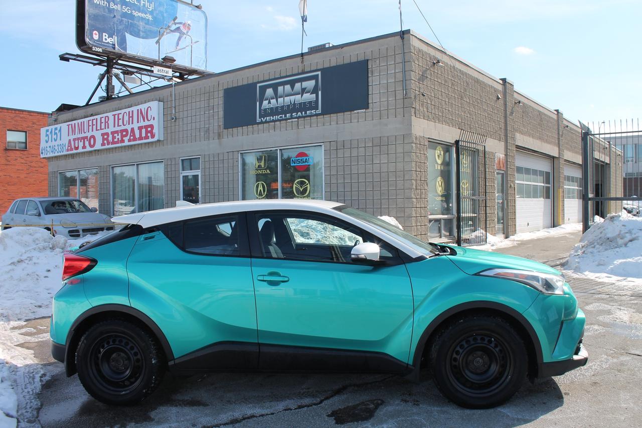 2018 Toyota C-HR XLE Photo