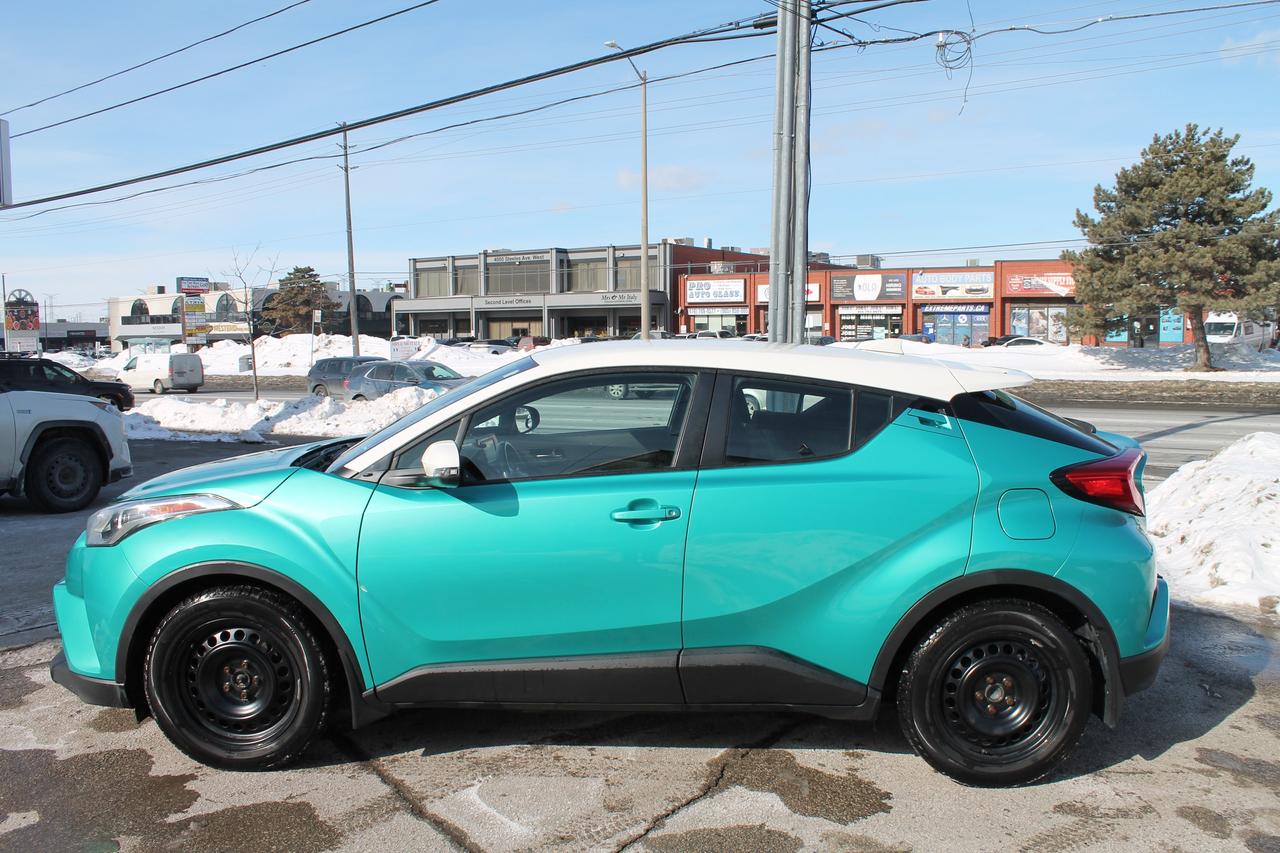2018 Toyota C-HR XLE Photo