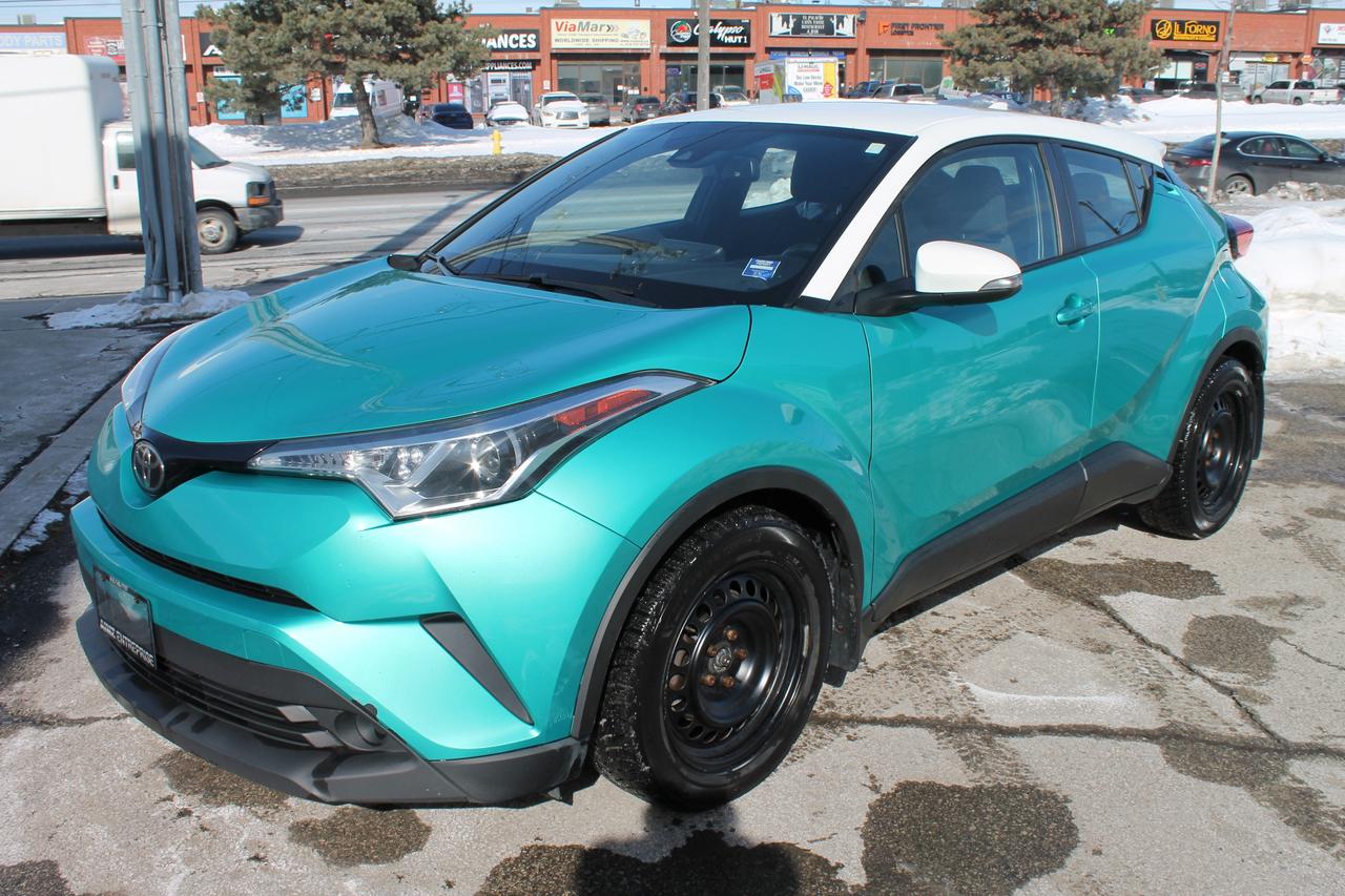 2018 Toyota C-HR XLE Photo