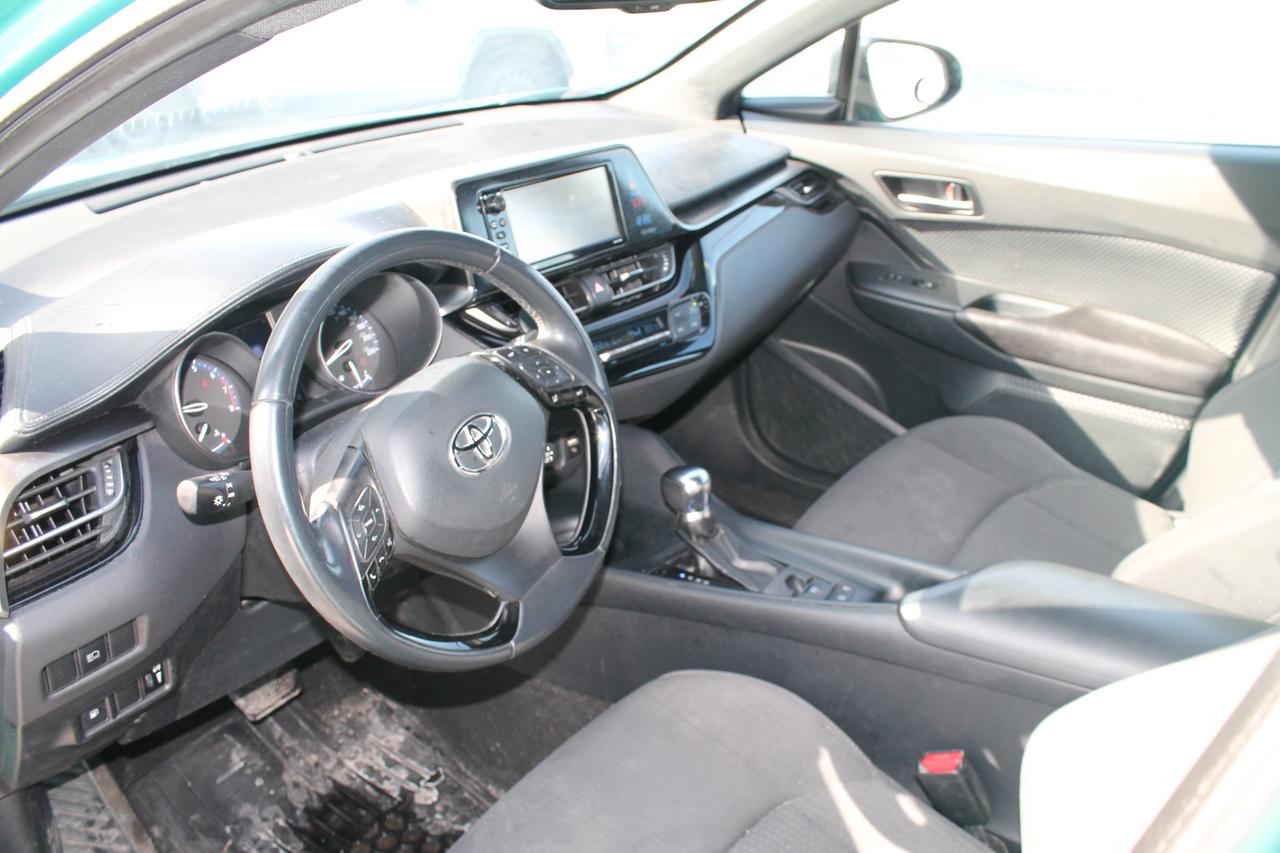 2018 Toyota C-HR XLE Photo