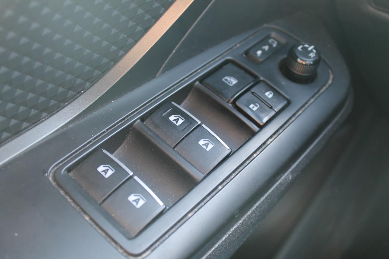 2018 Toyota C-HR XLE Photo