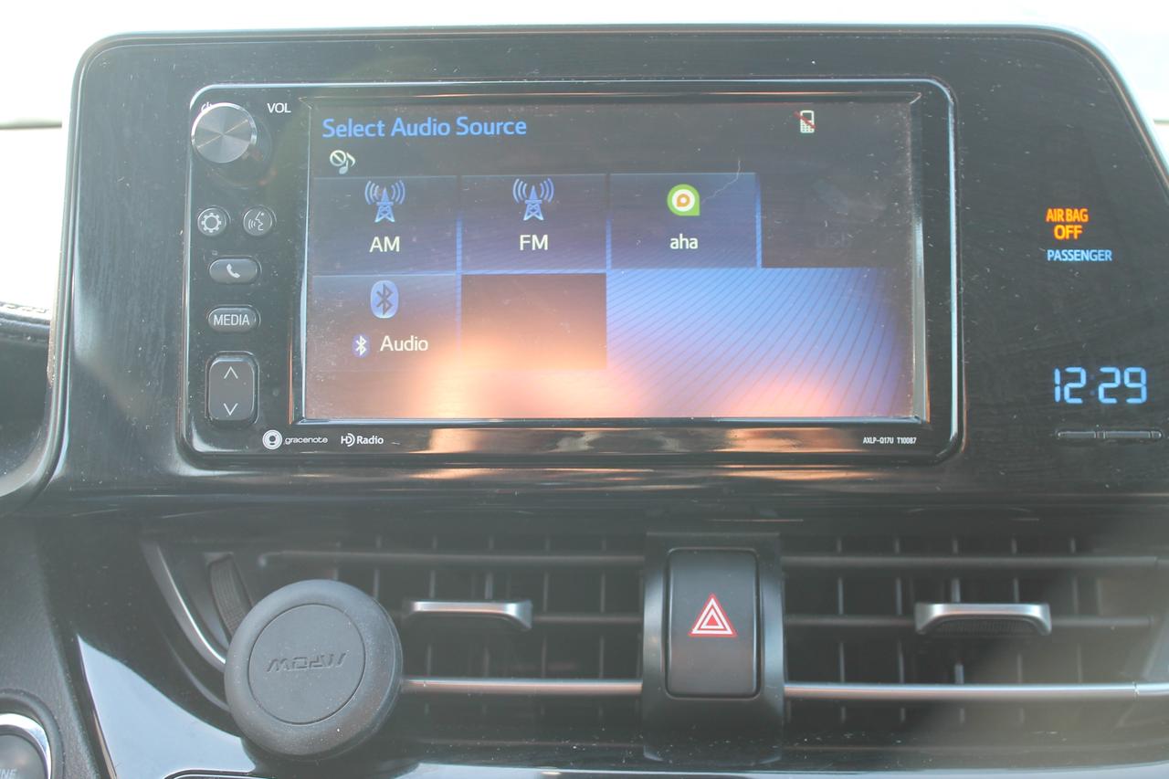 2018 Toyota C-HR XLE Photo