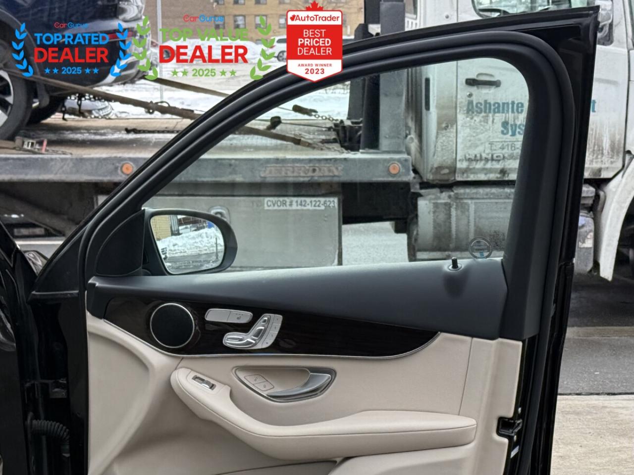 2017 Mercedes-Benz GLC-Class 300 //AMG PKG | PANO | NAVI | LOADED Photo