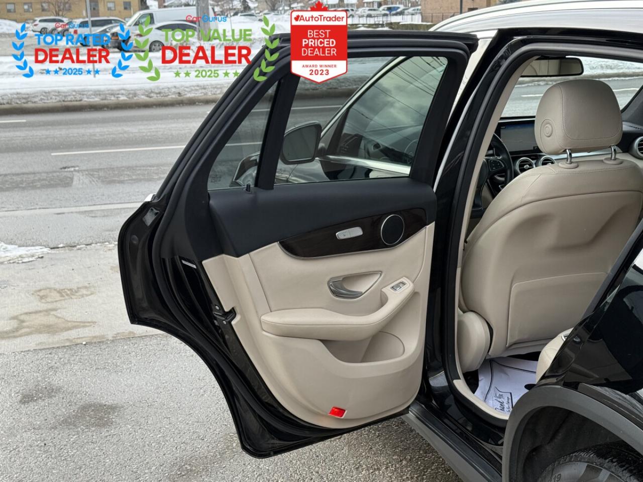 2017 Mercedes-Benz GLC-Class 300 //AMG PKG | PANO | NAVI | LOADED Photo