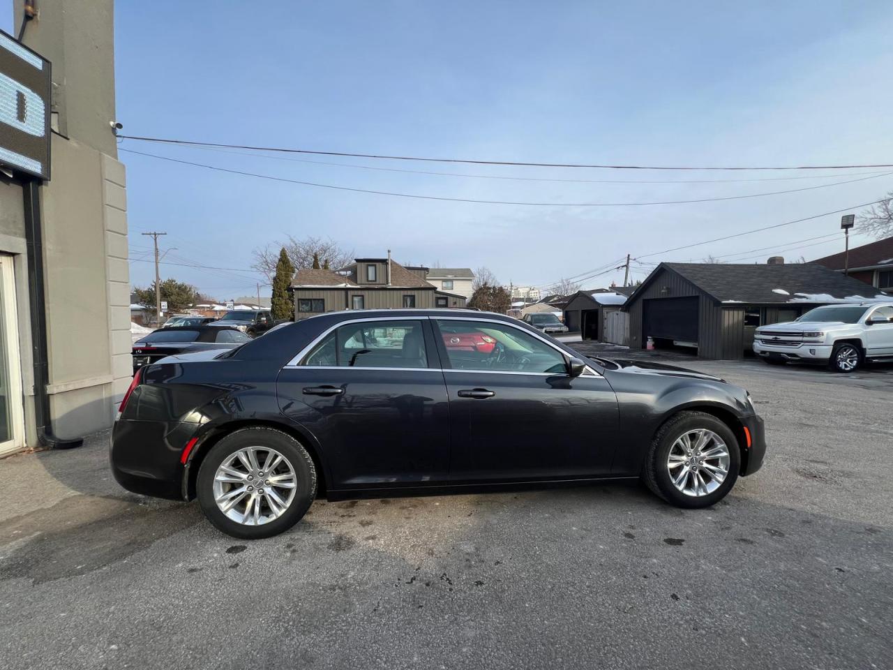 2017 Chrysler 300 Touring  Photo