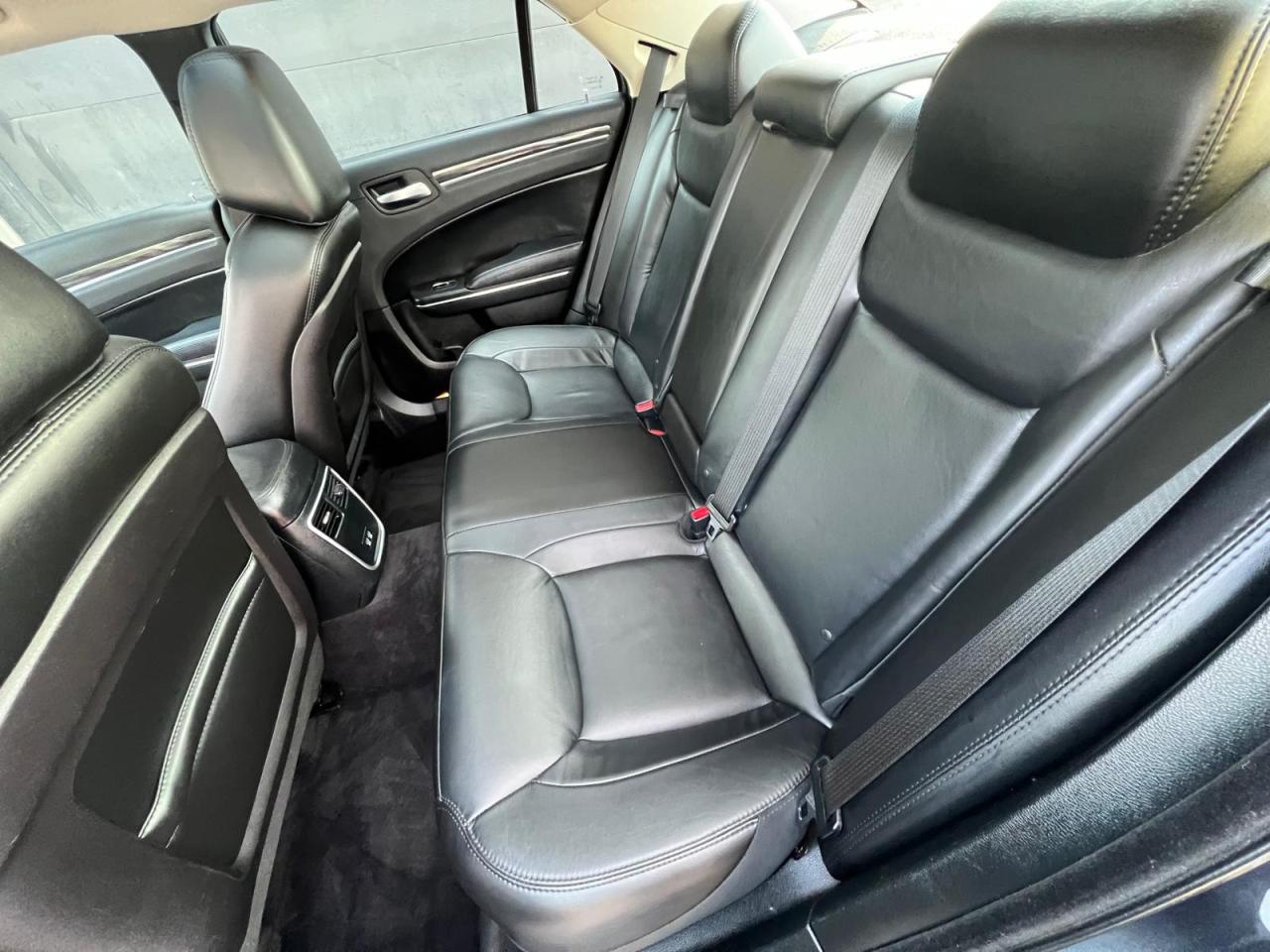 2017 Chrysler 300 Touring  Photo