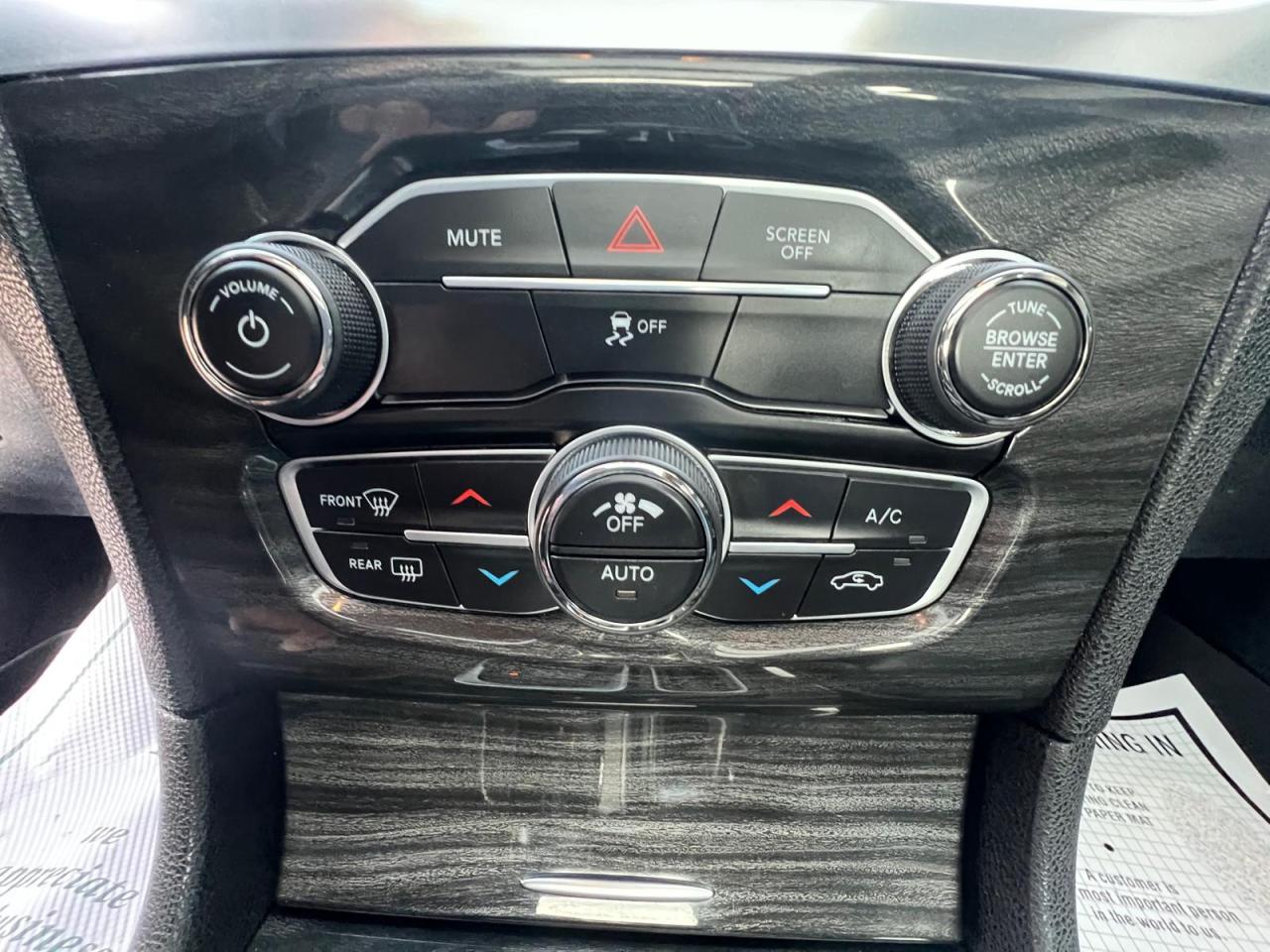 2017 Chrysler 300 Touring  Photo