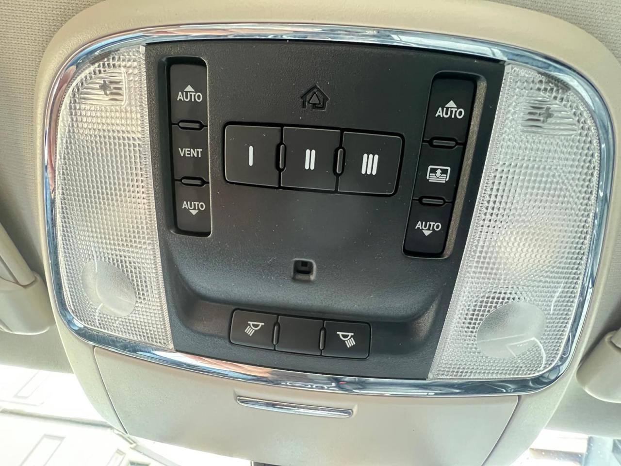 2017 Chrysler 300 Touring  Photo