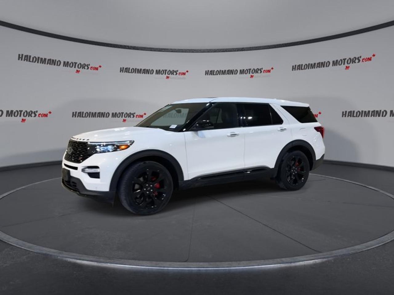 2022 Ford Explorer ST 4WD | 360 Camera | Remote Start | Panoramic Roof | Leather Seats | One owner | No accidents Photo3