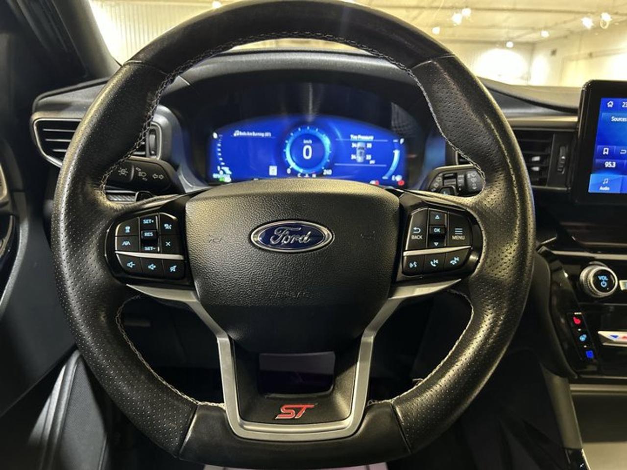 2022 Ford Explorer ST 4WD | 360 Camera | Remote Start | Panoramic Roof | Leather Seats | One owner | No accidents Photo