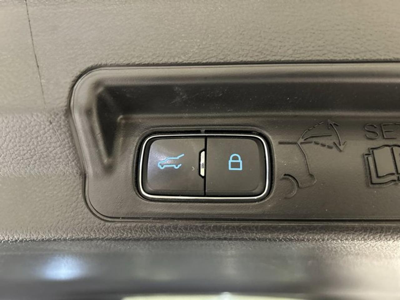 2022 Ford Explorer ST 4WD | 360 Camera | Remote Start | Panoramic Roof | Leather Seats | One owner | No accidents Photo