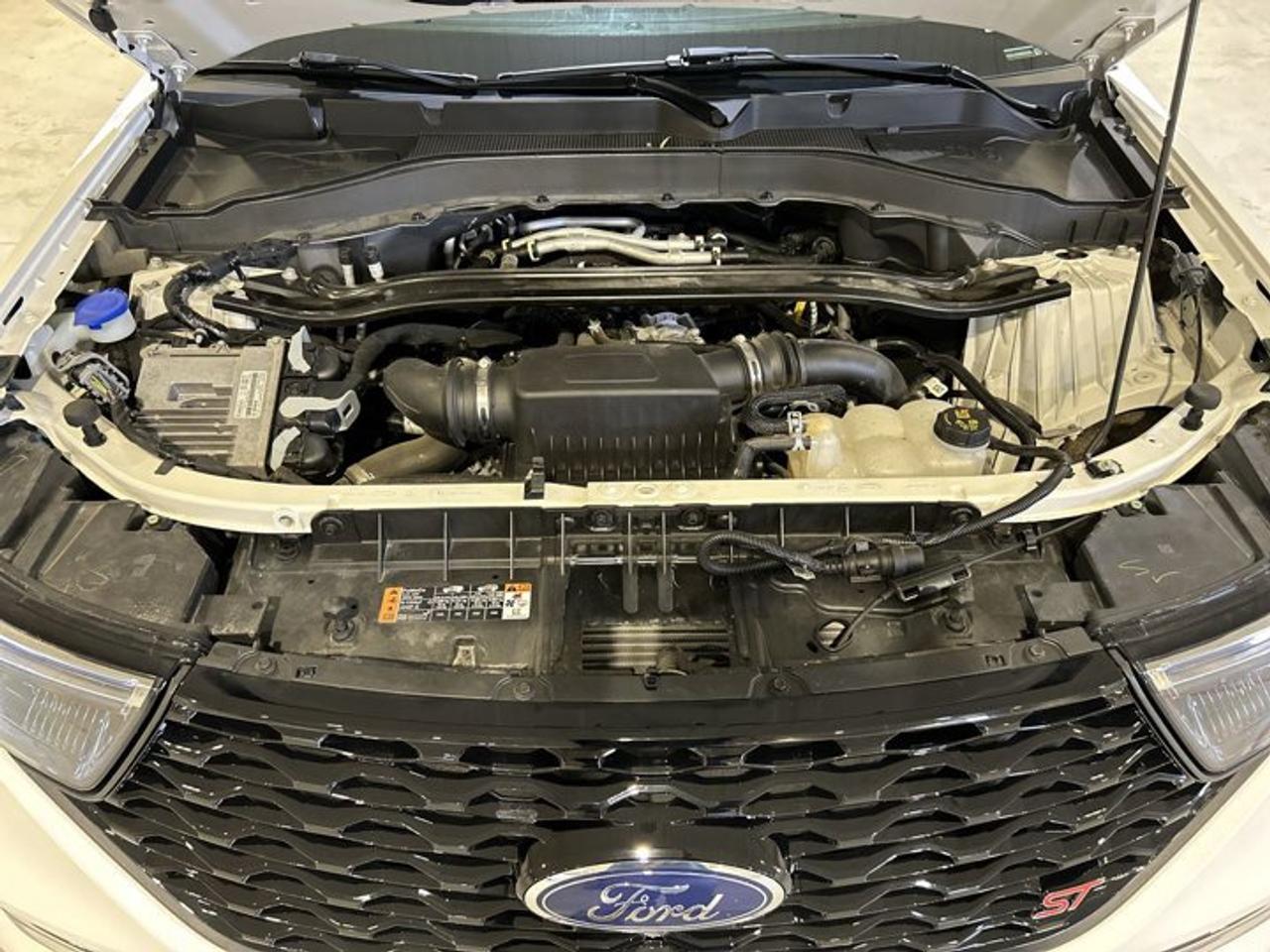 2022 Ford Explorer ST 4WD | 360 Camera | Remote Start | Panoramic Roof | Leather Seats | One owner | No accidents Photo