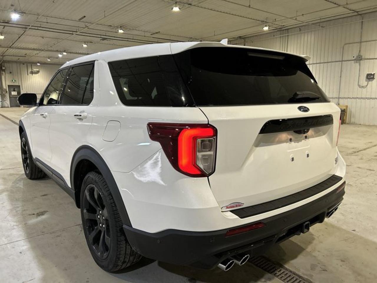 2022 Ford Explorer ST 4WD | 360 Camera | Remote Start | Panoramic Roof | Leather Seats | One owner | No accidents Photo