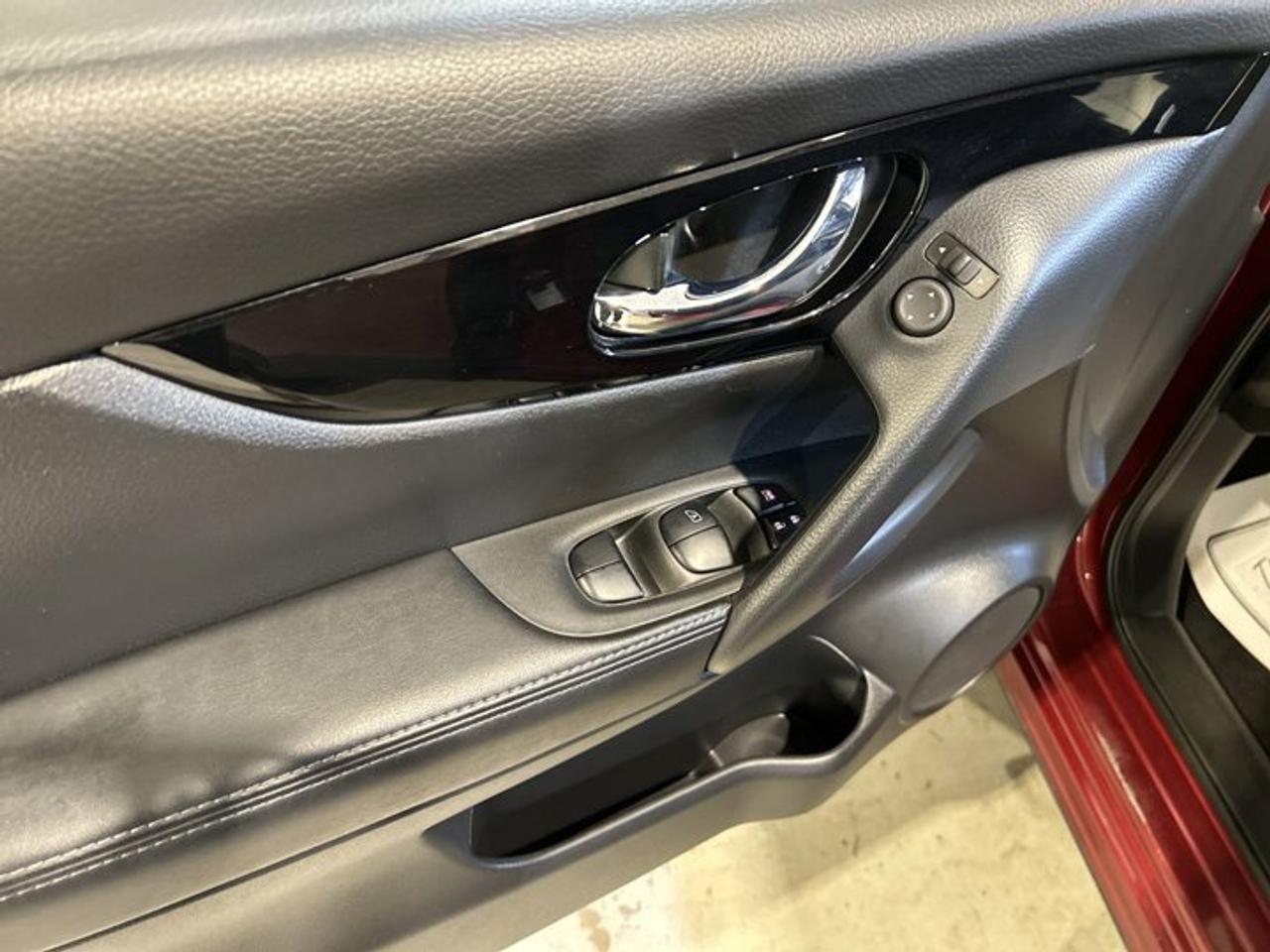 2022 Nissan Qashqai SV FWD | Remote Start | Heated Steering Wheel Photo