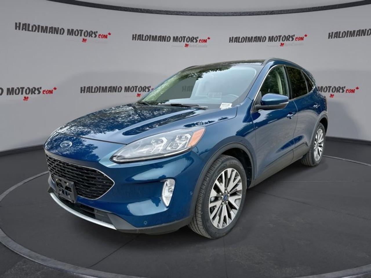 2020 Ford Escape Titanium Hybrid AWD | No Accidents | One Owner |Panoramic Roof | Leather Seats Photo