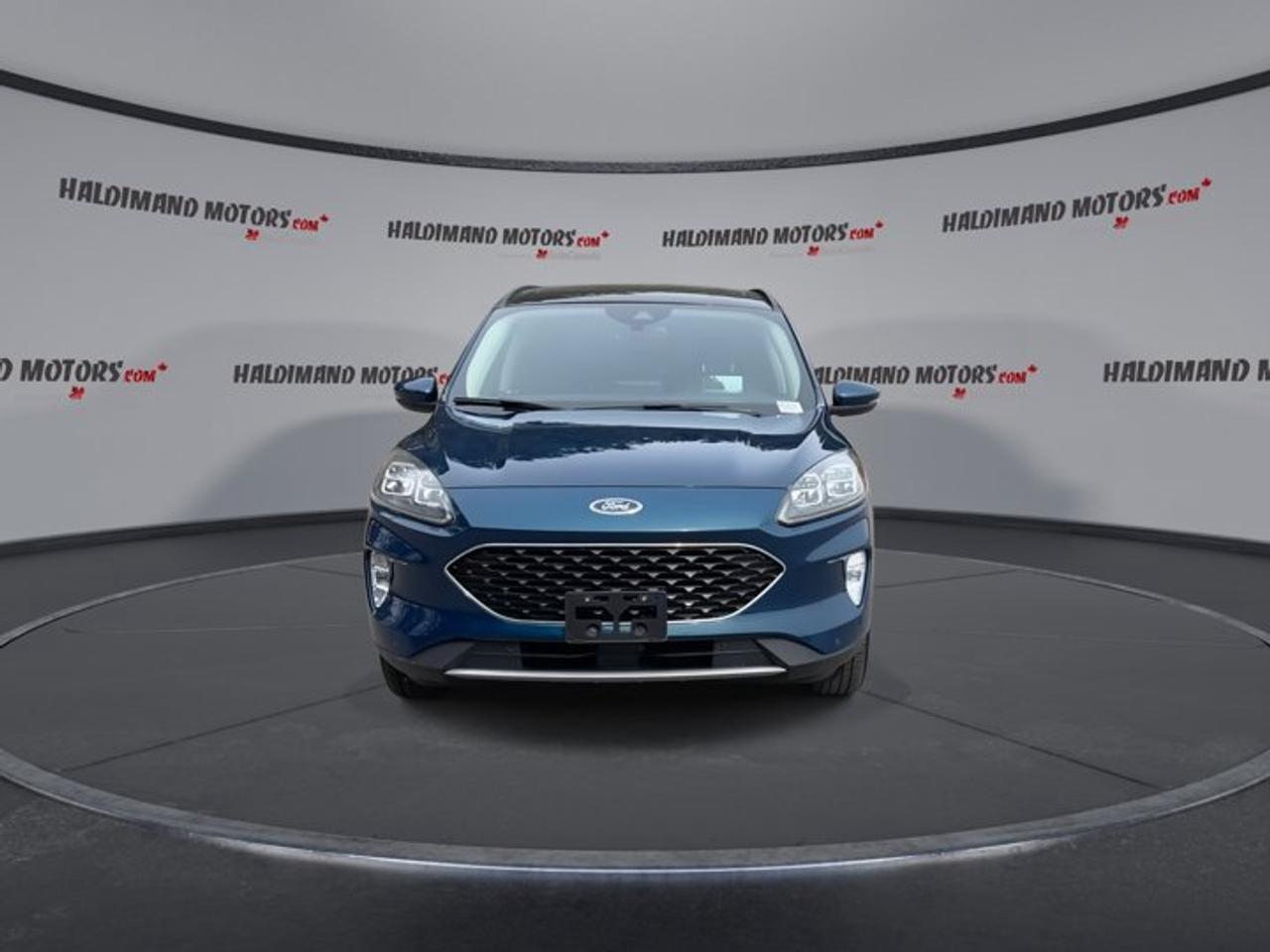 2020 Ford Escape Titanium Hybrid AWD | No Accidents | One Owner |Panoramic Roof | Leather Seats Photo2