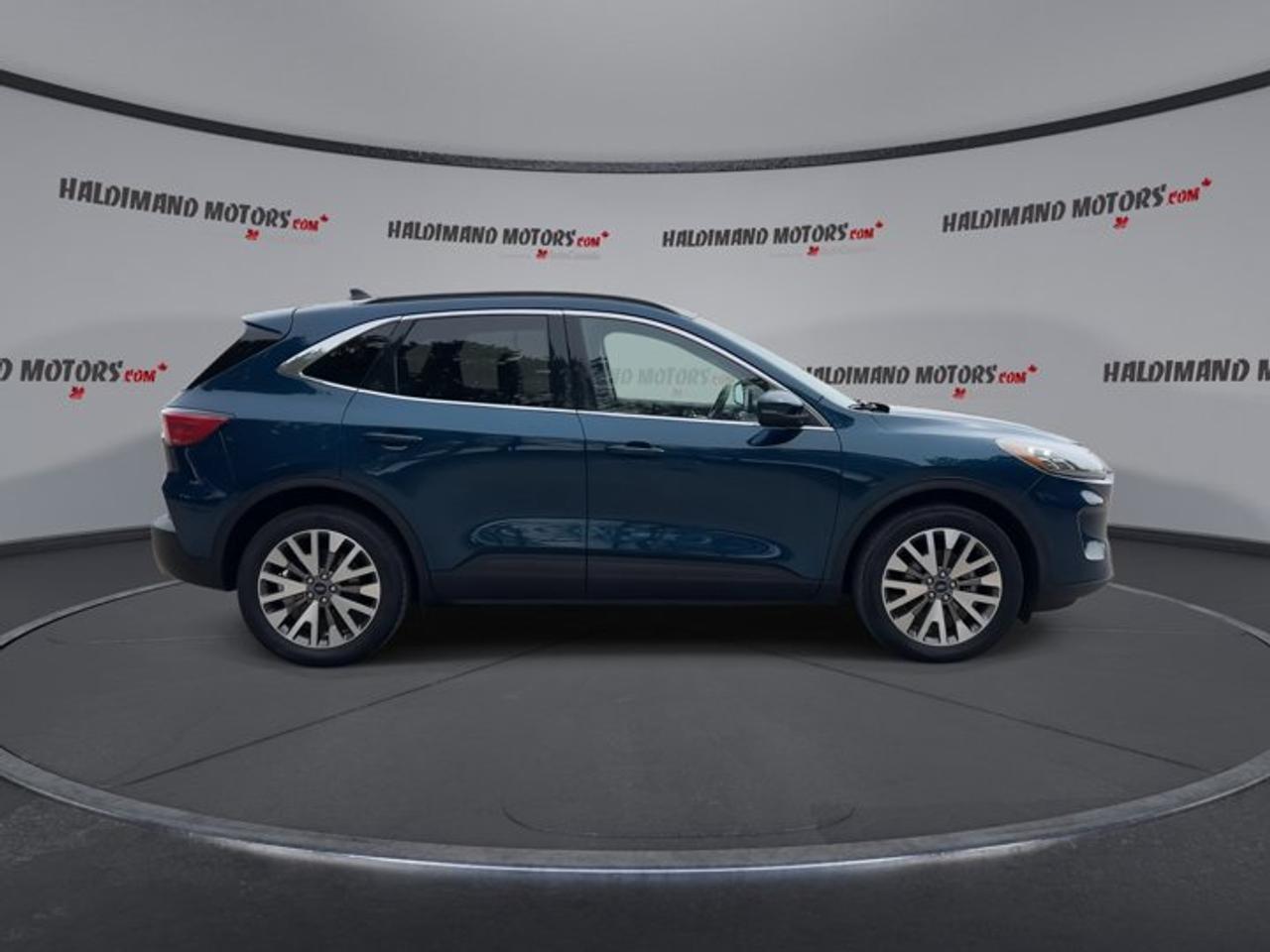 2020 Ford Escape Titanium Hybrid AWD | No Accidents | One Owner |Panoramic Roof | Leather Seats Photo