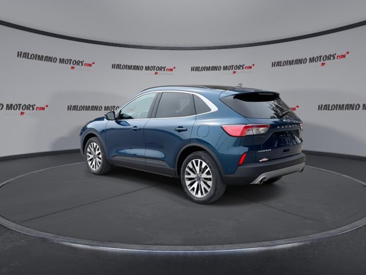 2020 Ford Escape Titanium Hybrid AWD | No Accidents | One Owner |Panoramic Roof | Leather Seats Photo