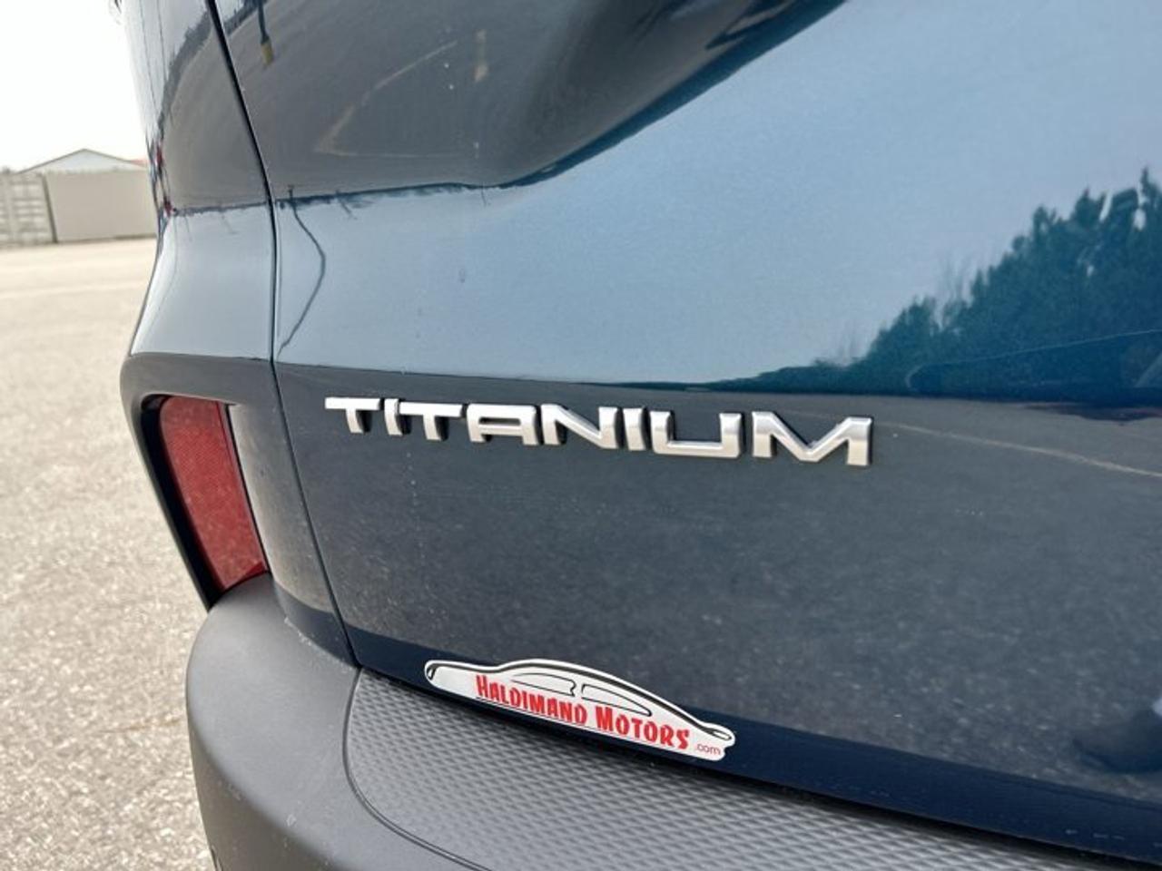 2020 Ford Escape Titanium Hybrid AWD | No Accidents | One Owner |Panoramic Roof | Leather Seats Photo