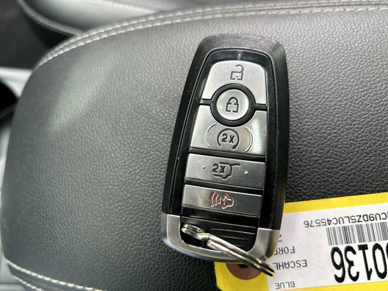 2020 Ford Escape Titanium Hybrid AWD | No Accidents | One Owner |Panoramic Roof | Leather Seats Photo