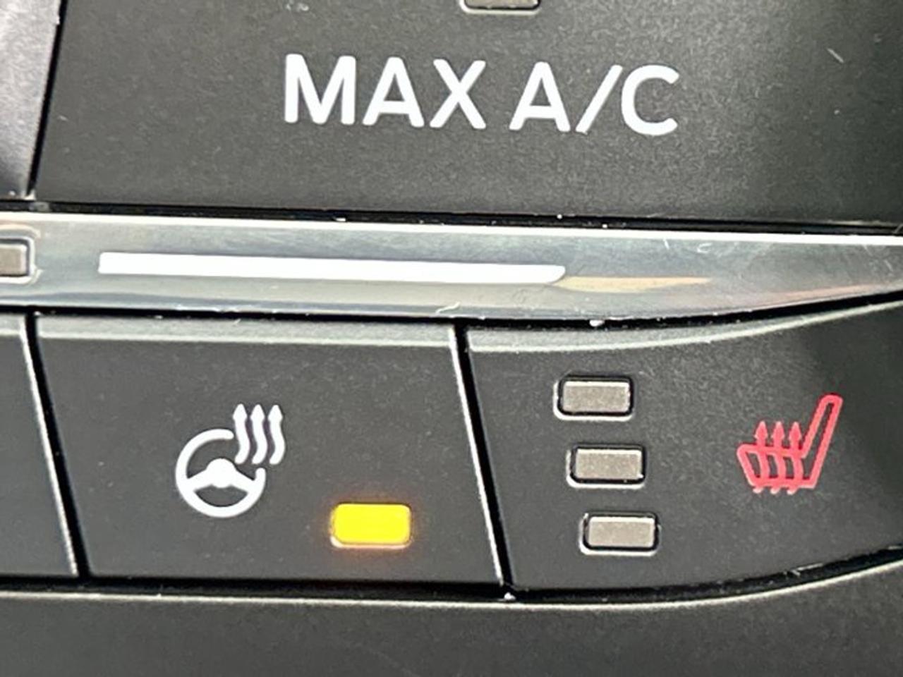 2020 Ford Escape Titanium Hybrid AWD | No Accidents | One Owner |Panoramic Roof | Leather Seats Photo