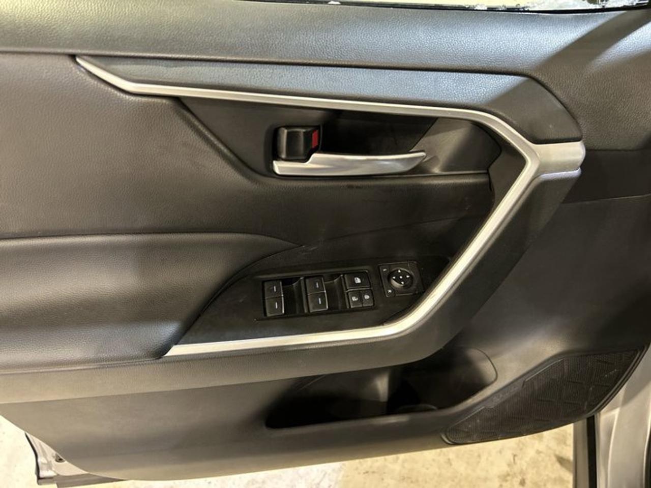 2025 Toyota RAV4 XLE AWD | Heated Steering Wheel | No Accidents Photo