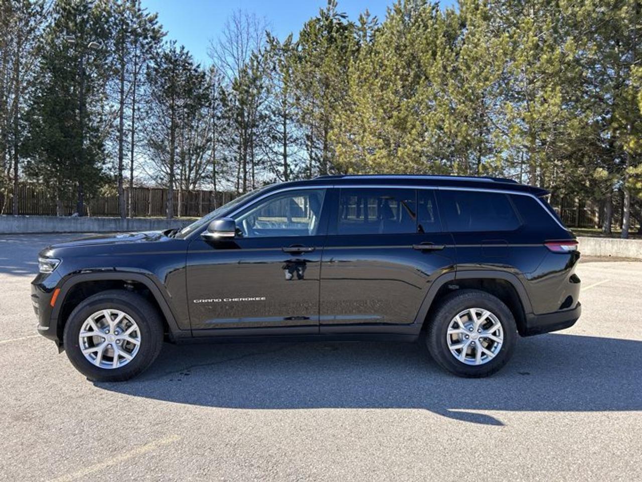 2023 Jeep Grand Cherokee L Limited 4x4 | Remote Start | Heated Steering Wheel | Leather Seats Photo