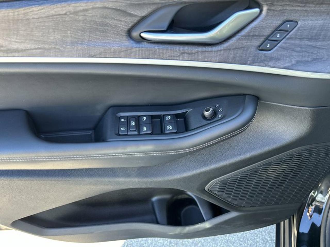 2023 Jeep Grand Cherokee L Limited 4x4 | Remote Start | Heated Steering Wheel | Leather Seats Photo
