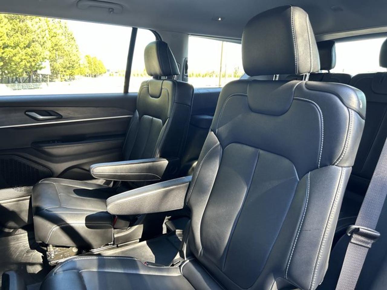 2023 Jeep Grand Cherokee L Limited 4x4 | Remote Start | Heated Steering Wheel | Leather Seats Photo