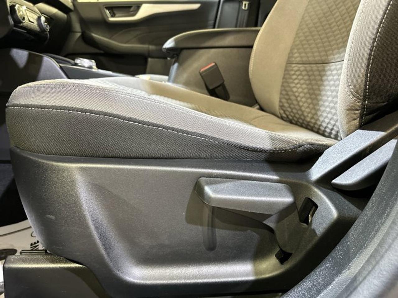 2022 Ford Escape SE FWD Photo