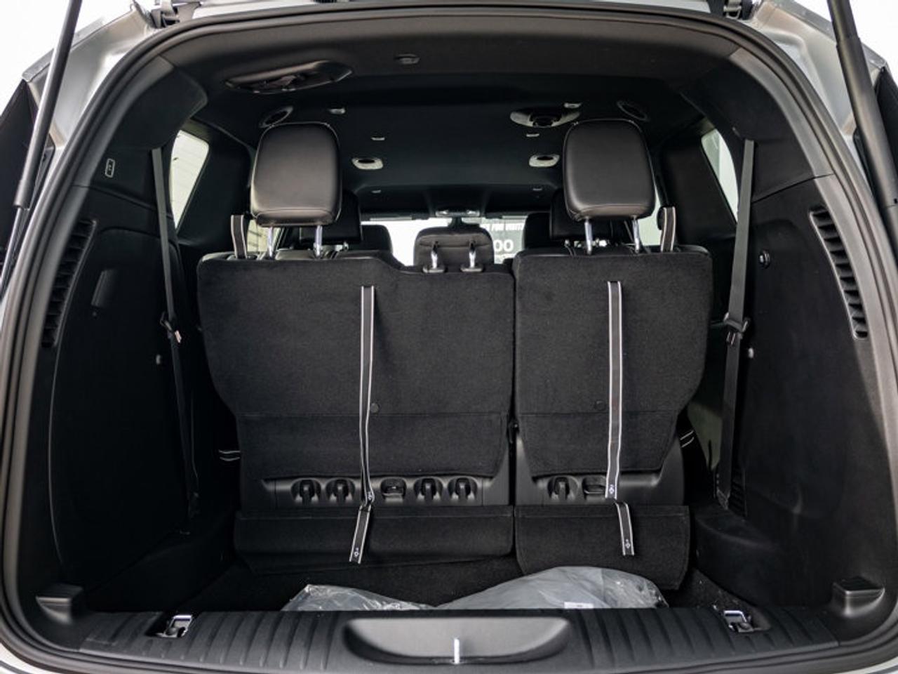 2026 Chrysler Pacifica Select Photo