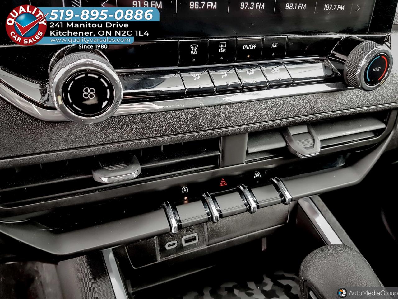 2023 Chevrolet Colorado WT Crew Cab 4x4 *ONLY 23,000 KM* Photo