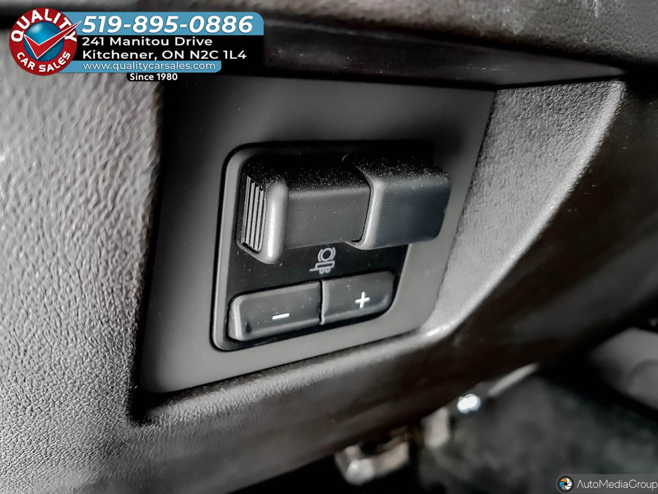 2023 Chevrolet Colorado WT Crew Cab 4x4 *ONLY 23,000 KM* Photo