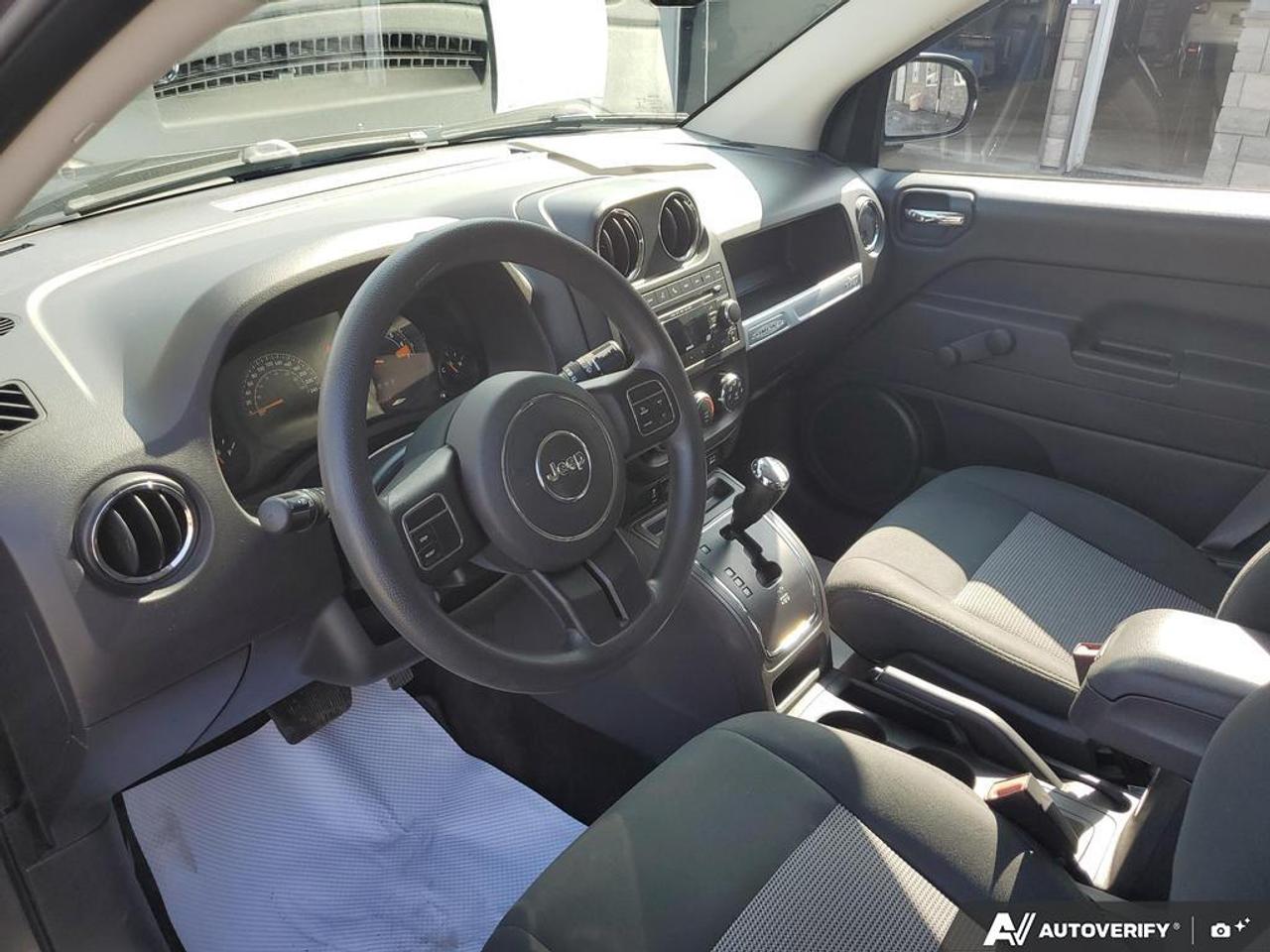 2015 Jeep Compass Sport Photo