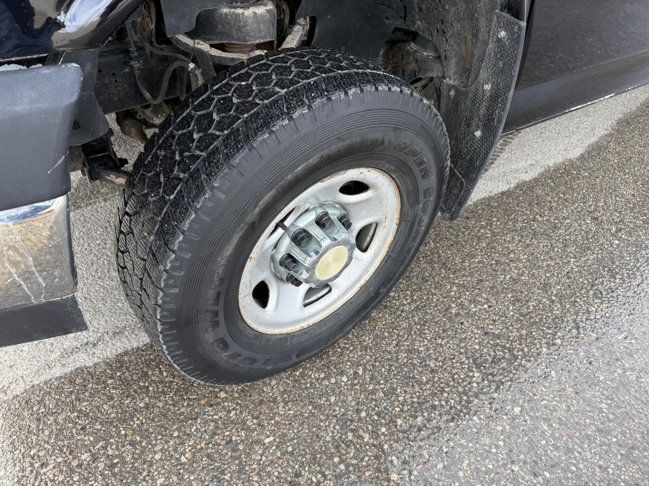 2017 Chevrolet Express LT 12 passangers Photo