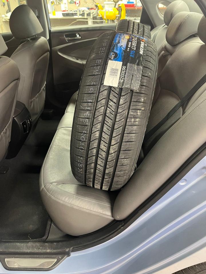 2012 Hyundai Sonata 4dr Sdn 2.4L Auto HEV w/Premium Pkg Photo