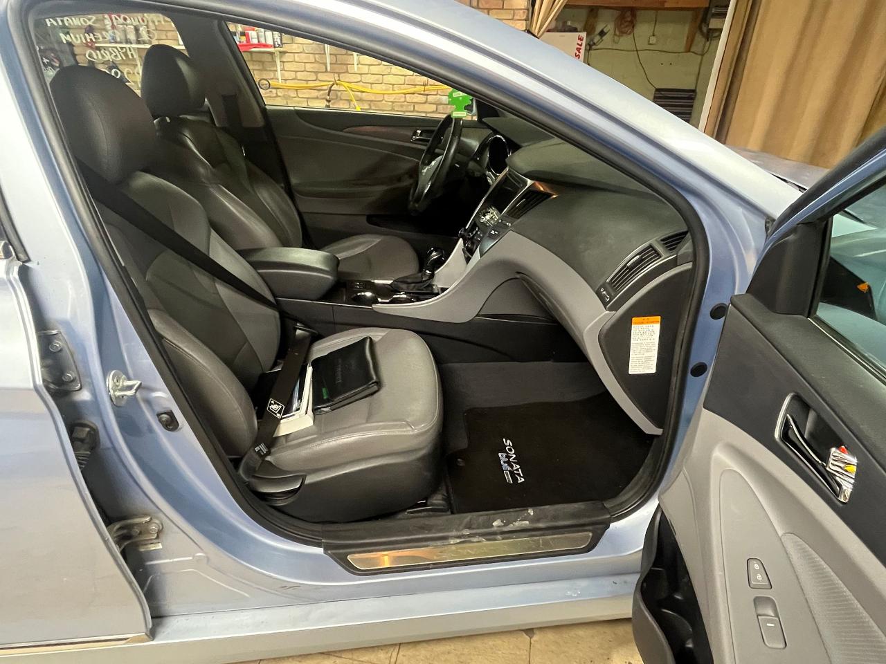 2012 Hyundai Sonata 4dr Sdn 2.4L Auto HEV w/Premium Pkg Photo