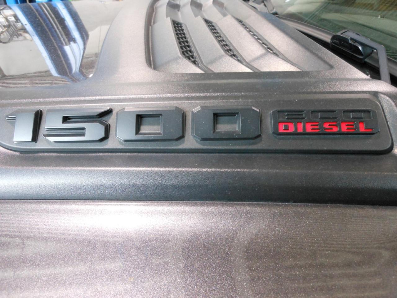 2022 RAM 1500 Limited Crew Cab SWB 4WD | DIESEL | One Owner | 5/160 Chrysler Warranty Photo