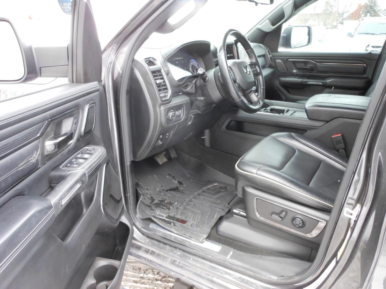 2022 RAM 1500 Limited Crew Cab SWB 4WD | DIESEL | One Owner | 5/160 Chrysler Warranty Photo