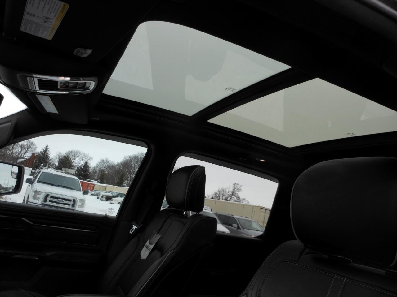 2022 RAM 1500 Limited Crew Cab SWB 4WD | DIESEL | One Owner | 5/160 Chrysler Warranty Photo