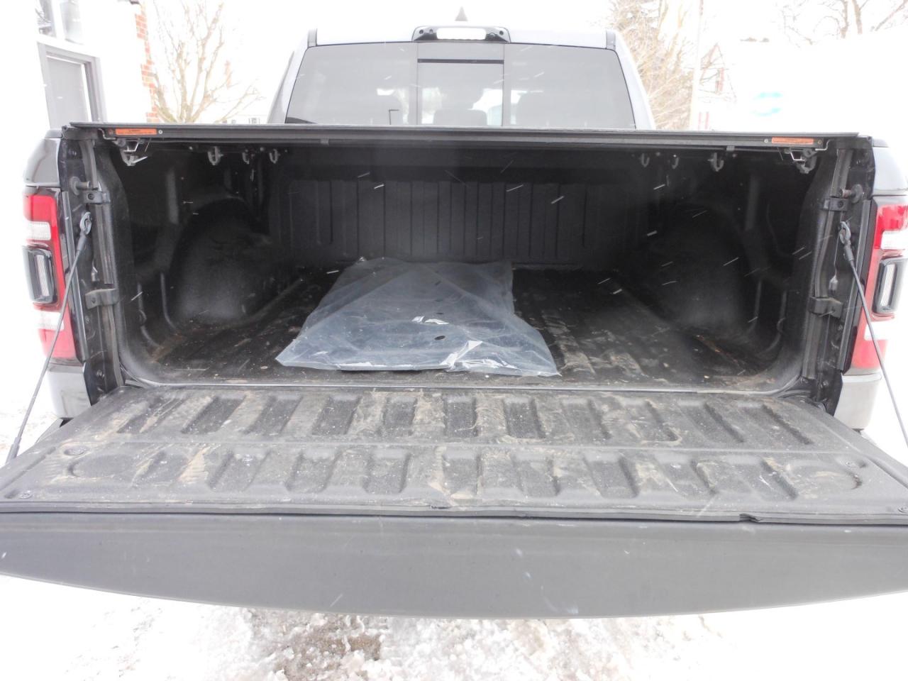 2022 RAM 1500 Limited Crew Cab SWB 4WD | DIESEL | One Owner | 5/160 Chrysler Warranty Photo