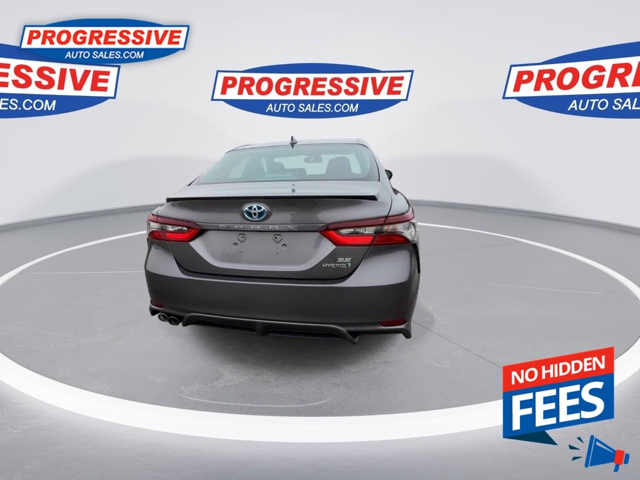 2022 Toyota Camry HYBRID SE Photo