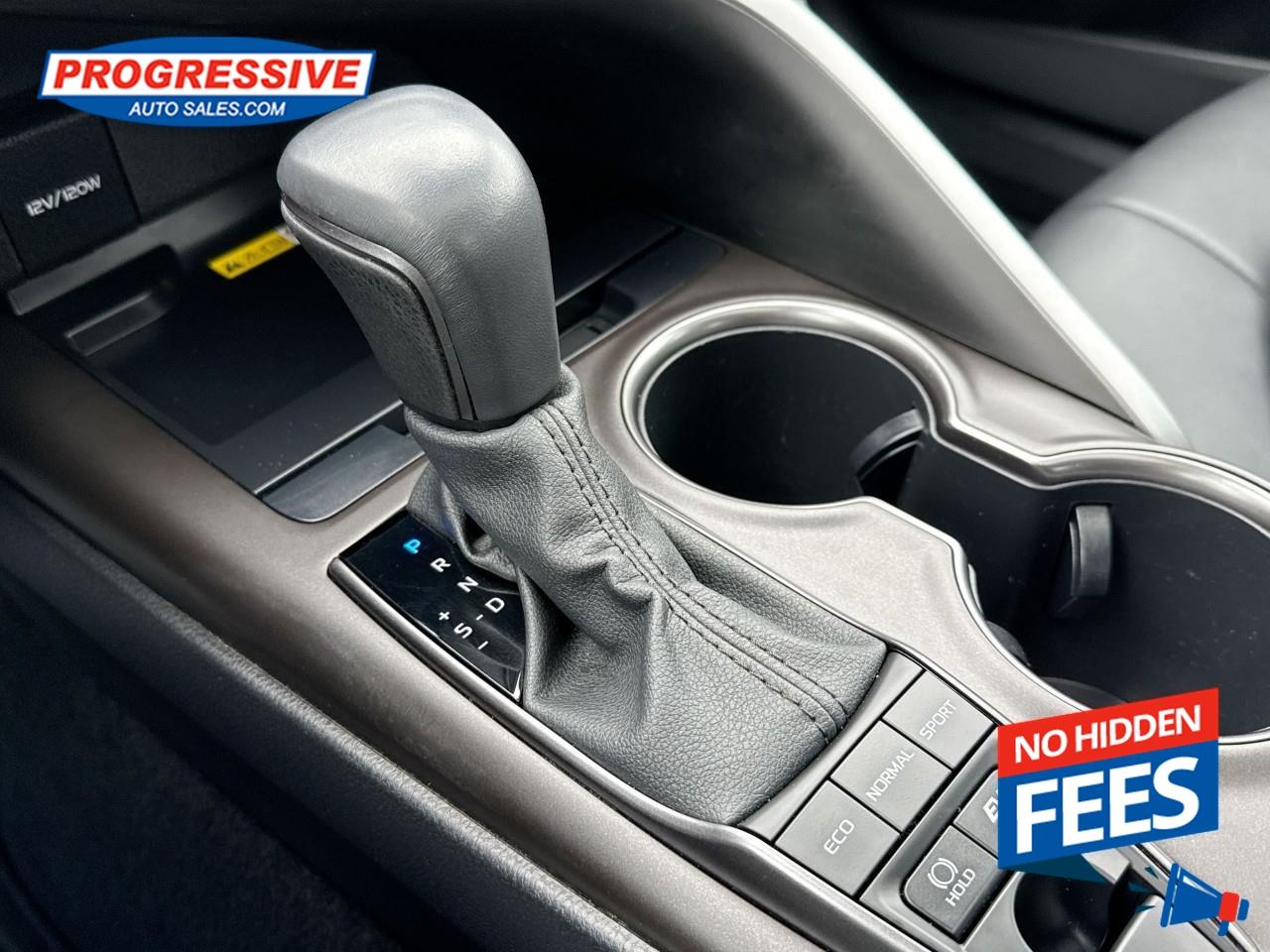 2022 Toyota Camry HYBRID SE Photo