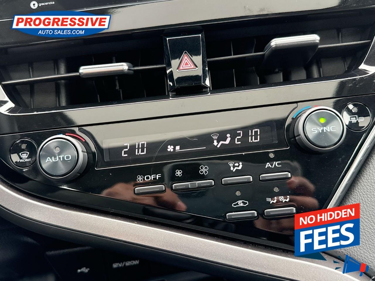 2022 Toyota Camry HYBRID SE Photo